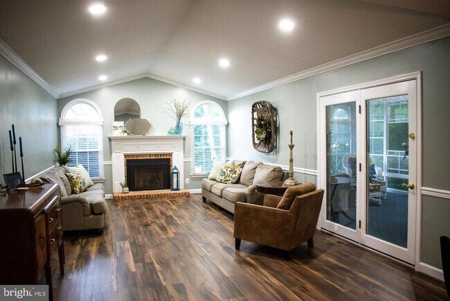 Foto del edificio - 105 Westmorland Ct