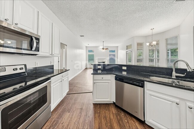 Foto del edificio - 157 N Lake Cunningham Ave