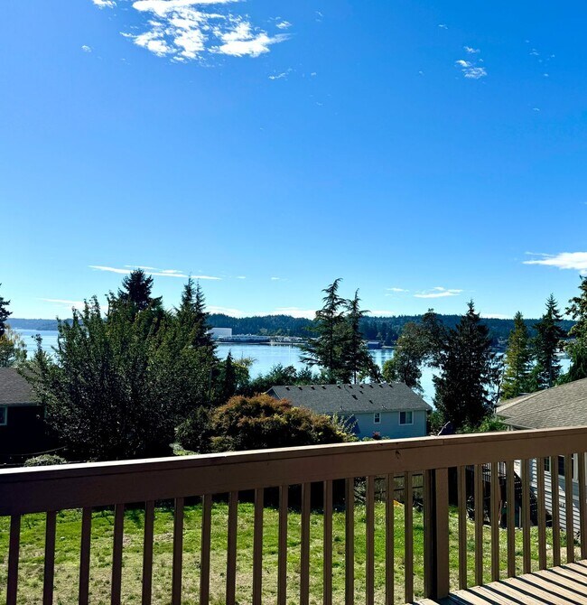Building Photo - Poulsbo - Lemolo Shore View home 3 bedroom...