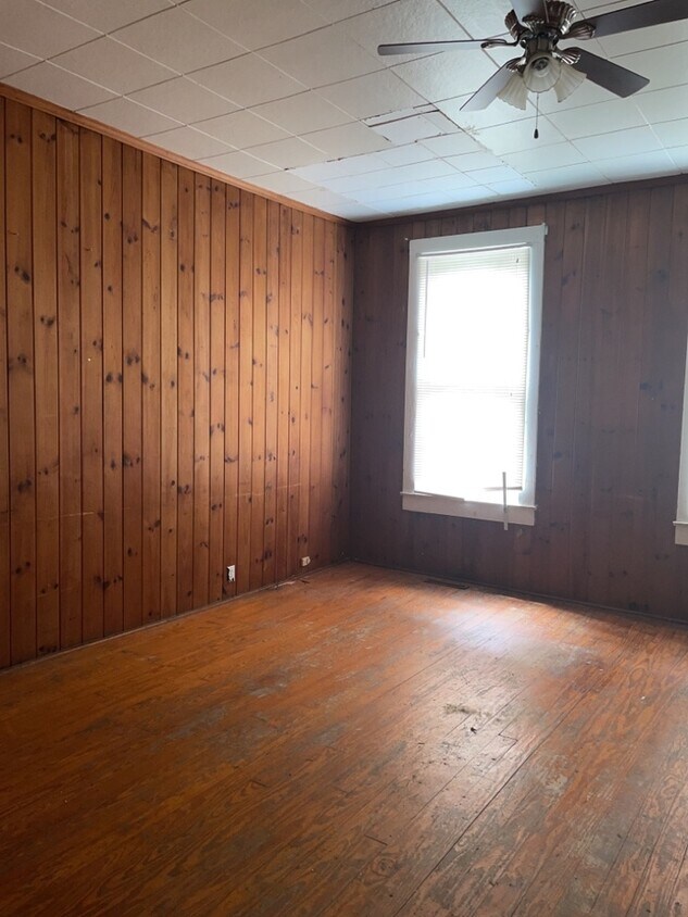 Building Photo - 110 Park Dr