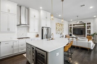 Building Photo - 5105 Artemesia Ln
