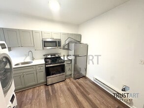 Building Photo - 2325 N 16th St