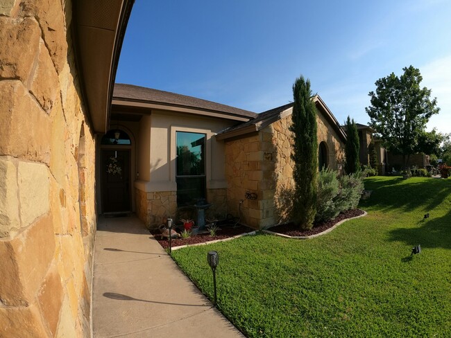 Foto del edificio - 5310 Weeping Oak Dr