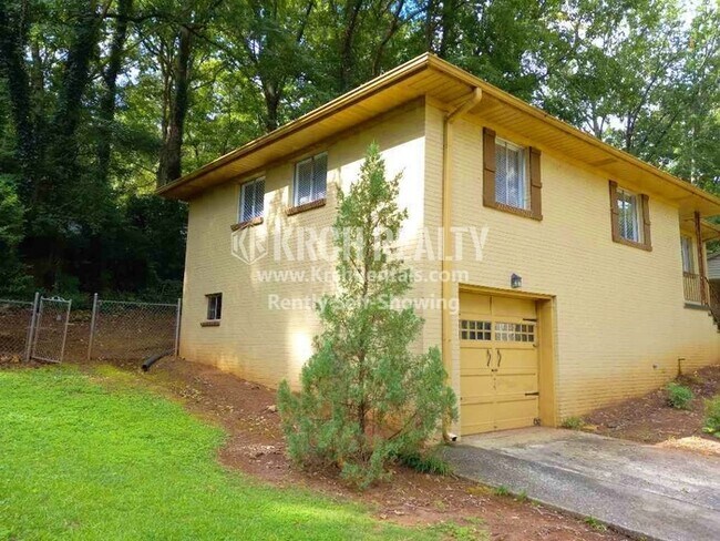 Building Photo - Gorgeous 3-Bed, 2-Bath Home w/ Garage!