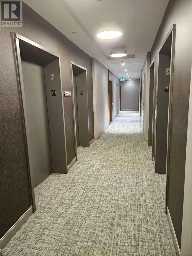 Building Photo - 255 Village Green Square