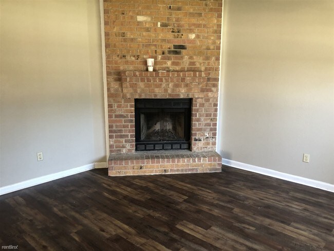Building Photo - 3 br, 2 bath Duplex - 639 San Mario Ct 639...