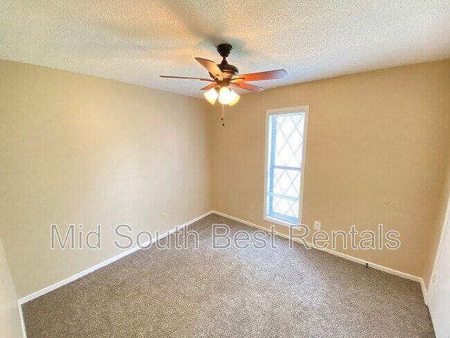 Building Photo - 3500 Dawnridge Dr