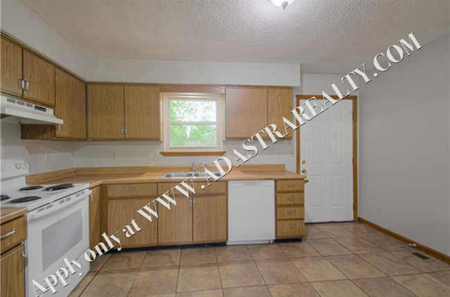 Building Photo - Beautiful, Clean, and Bright 3Bed 2 Bath H...