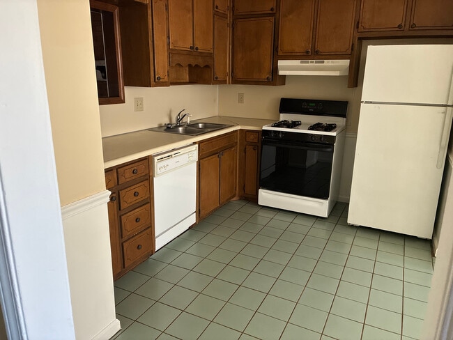Foto del edificio - Room in Townhome on Patterson Cir