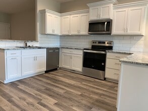 Building Photo - 6933 Claystone Dr