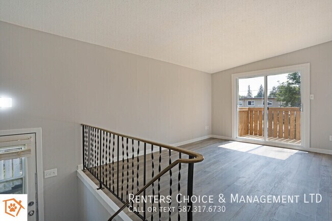 Photo du bâtiment - Renovated, Cat Friendly Townhouse in Brooks Convenient to Amenities