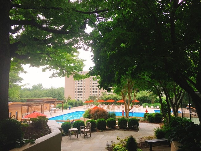 Foto del edificio - 5500 Holmes Run Pkwy