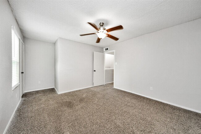 Building Photo - 781 Country Pl Dr