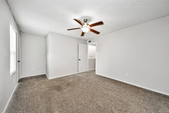 Building Photo - 781 Country Pl Dr