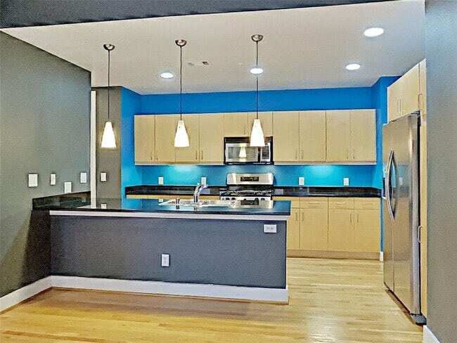 Foto del edificio - 5055 Addison Cir