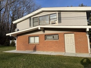 Building Photo - 30 Sandy Ln