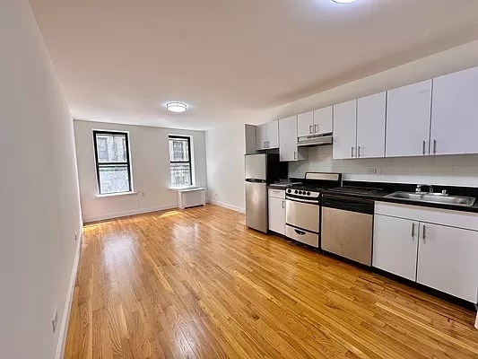 Foto principal - 222 E 89th St