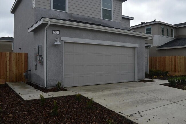 Building Photo - 2454 Fidalgo Wy
