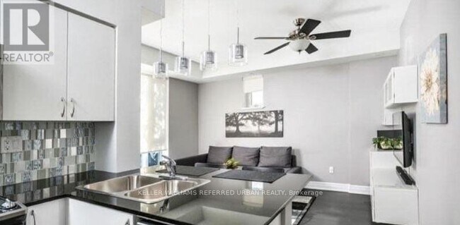 Photo du bâtiment - 370 Wallace Ave