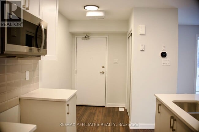 Building Photo - 701 Glenroy Gilbert Dr