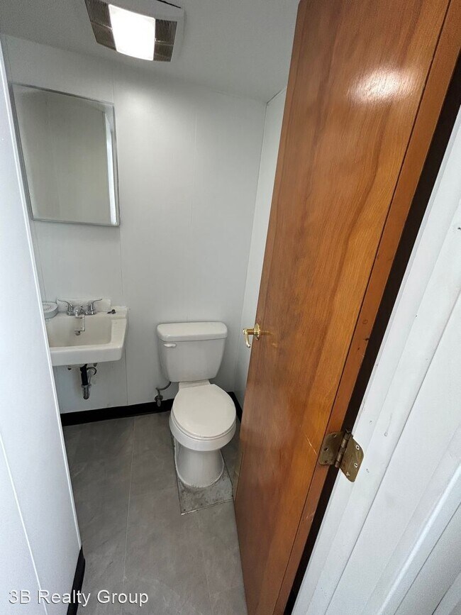 Foto del edificio - 2 br, 1.5 bath House - 1944 Elm Ave.