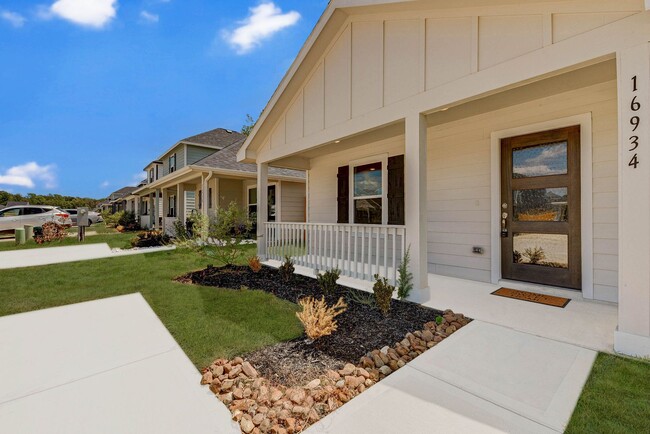 Building Photo - Newly built home in Conroe!