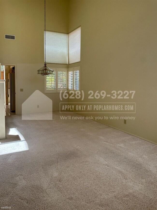 Building Photo - 4 br, 2.5 bath House - 3333 Graybar Ct -