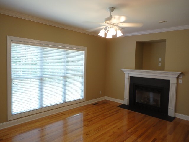 Foto del edificio - 347 Mockingbird Ln