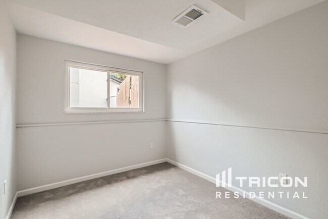 Foto del edificio - 6038 W Fair Dr