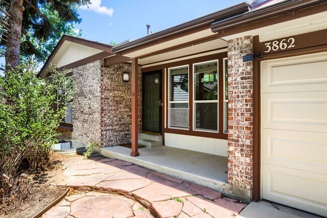 Building Photo - Gorgeous and Airy N. Boulder 4 bed, 3 bath in Quiet Cul-de-Sac - AVAILABLE NOW