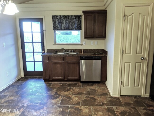 Building Photo - 11624 Windrift Ct