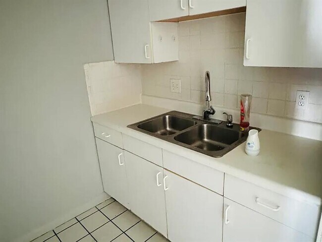 Foto del edificio - 2353 Shelley St