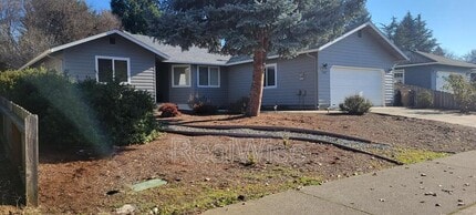 Building Photo - 1267 SW Ironwood Dr