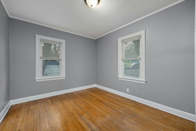 Foto del edificio - 1600 Mclean Ave