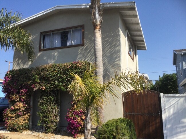 Building Photo - 1211 Tennyson St