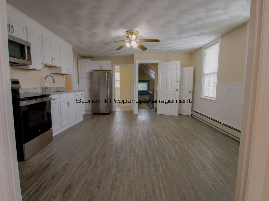 Primary Photo - 125 Broad St
