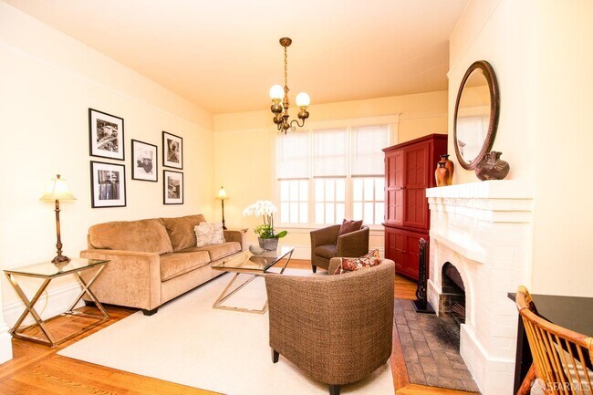 Building Photo - 48 Elgin Park