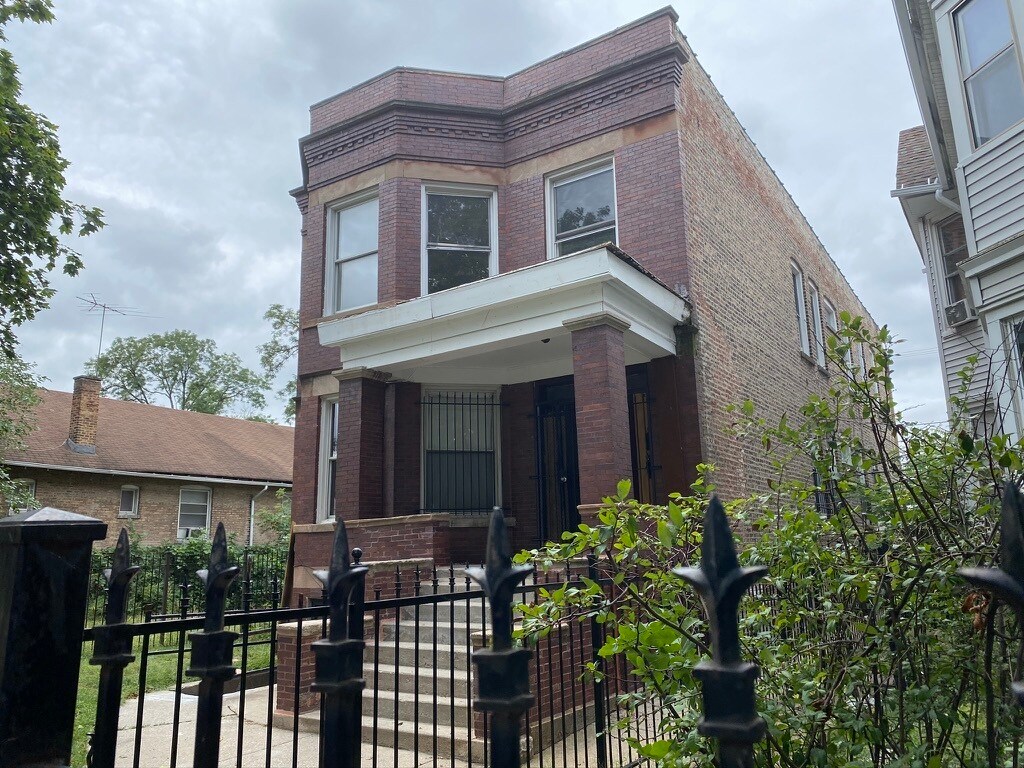 Primary Photo - 7120 S Emerald Ave