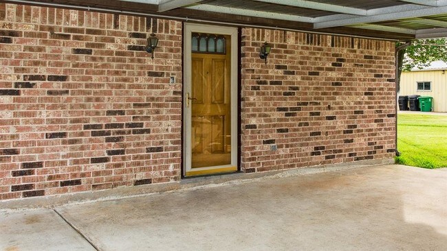 Building Photo - 8141 Glenbrook Dr