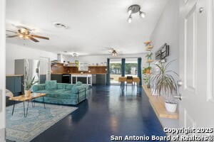 Building Photo - 1228 Rivercrest Dr