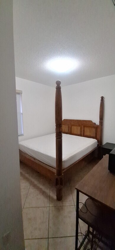 Foto principal - 4009 Meadowlark Dr