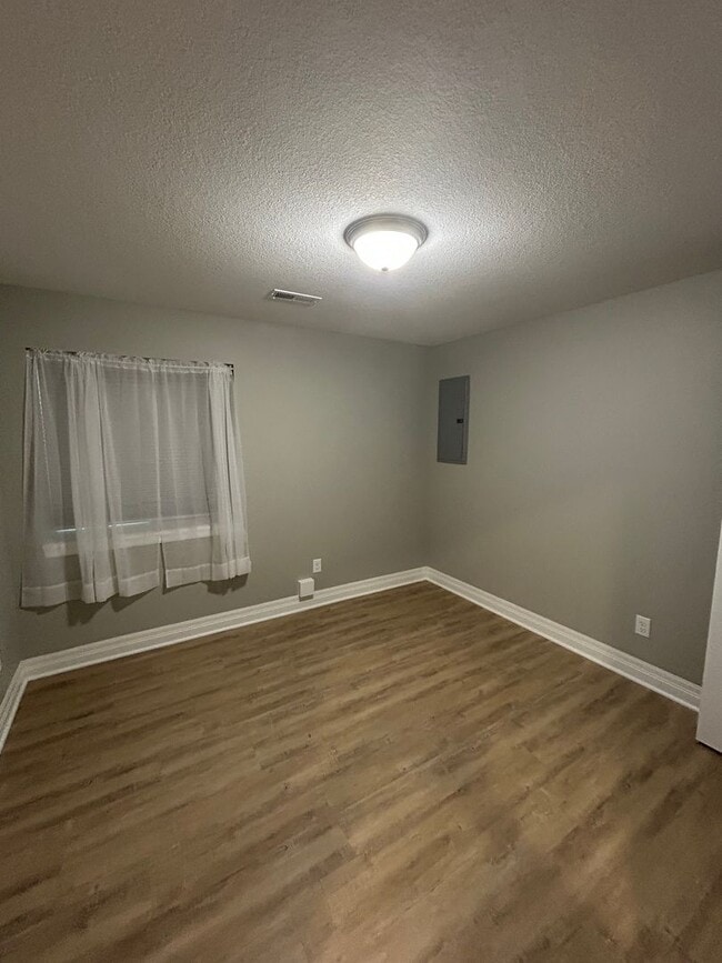 Building Photo - 1124 Sontag Ct