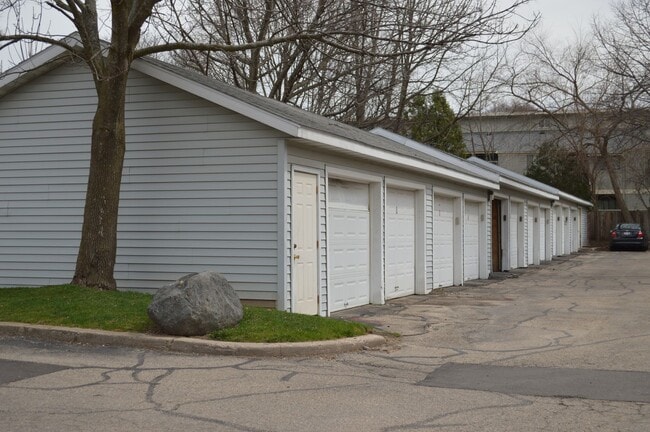 Building Photo - Cozy Studio Across From Warner Park