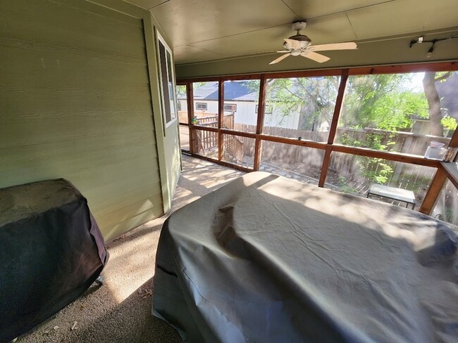 Building Photo - Stunning Cul-De-Sac Home for Lease in Jest...