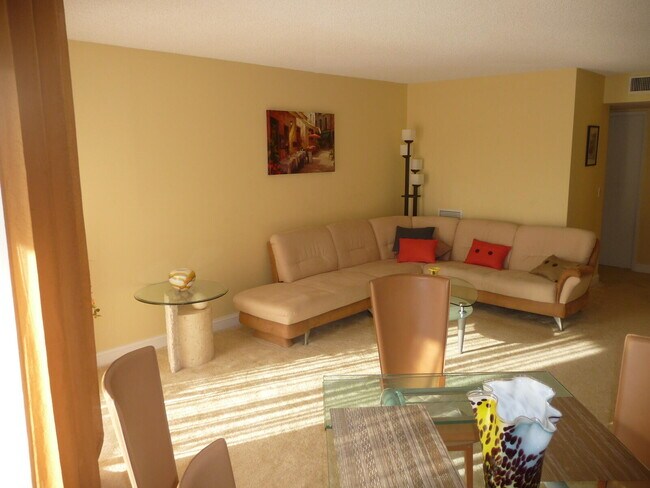 Building Photo - 5851 Camino del Sol