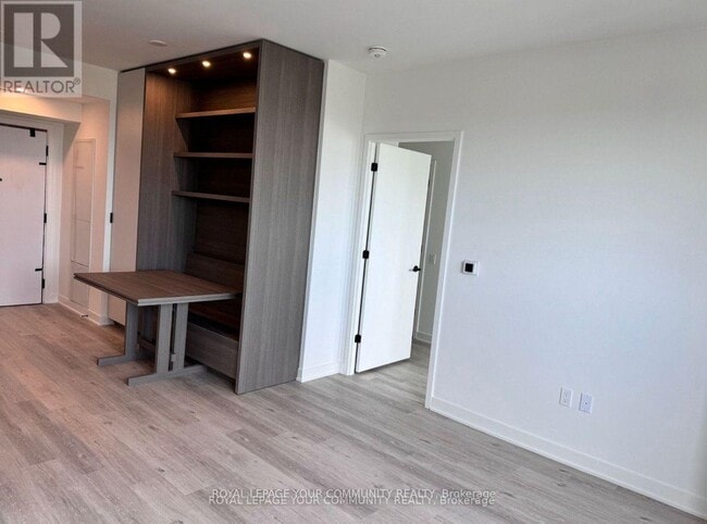 Photo du bâtiment - 55 Charles St E