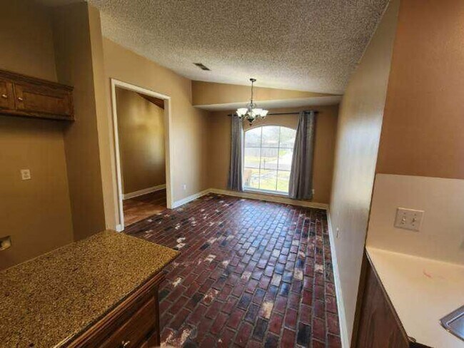 Foto del edificio - 2545 Fairgate Dr