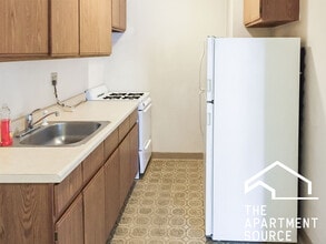 Building Photo - 540 W Briar Pl