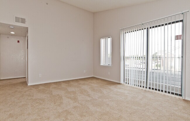 Foto del edificio - Oakwood Condos Bedford