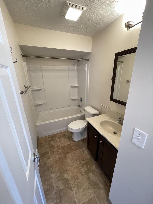 Foto del edificio - 135-145 Lafayette Rd. - 135-5